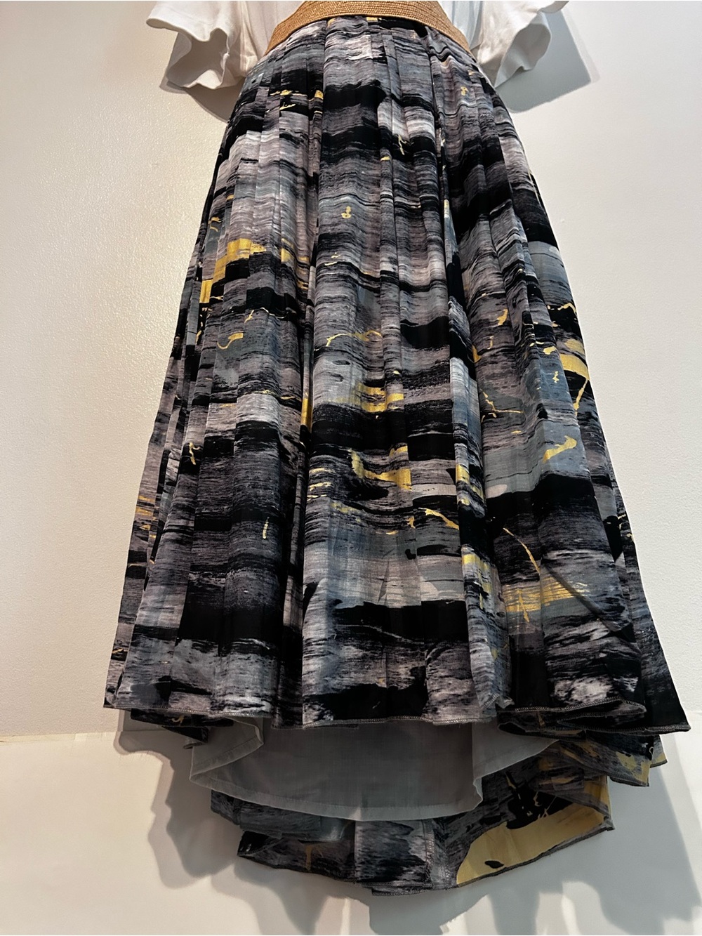 IDoré Beymen Luxury Silk Blend Pleated Abstract Midi Skirt Size Medium - Picture 4 of 10
